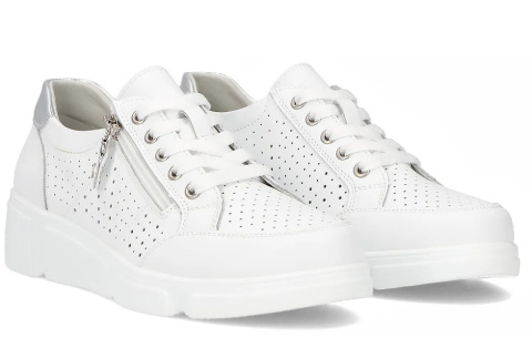 Skórzane sneakersy damskie na platformie Filippo DP6702/25 WH biały Skórzane sneakersy damskie na platformie Filippo DP6702/25 WH biały