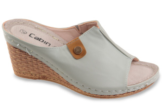 Klapki damskie na koturnie Cabin C9911-3 szary
