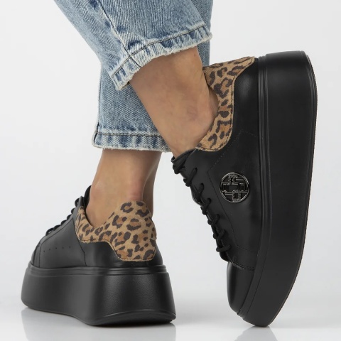 Skórzane sneakersy damskie na platformie Filippo DP6058/24 BK LEO czarny