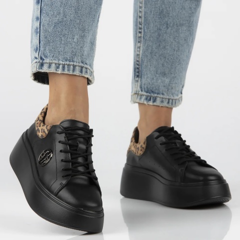Skórzane sneakersy damskie na platformie Filippo DP6058/24 BK LEO czarny