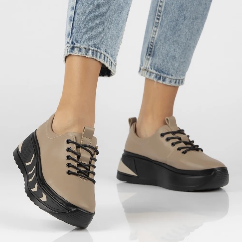 Skórzane sneakersy damskie na platformie Filippo DP6427/25 TP beż