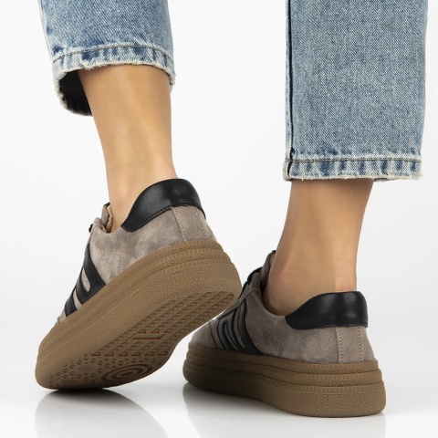 Skórzane sneakersy damskie na platformie Filippo DP7114/25 TP