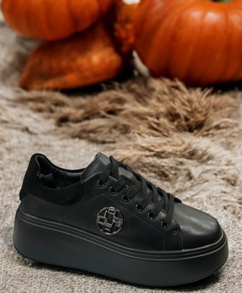 Skórzane sneakersy damskie na platformie Filippo DP6058/24BK BK czarny