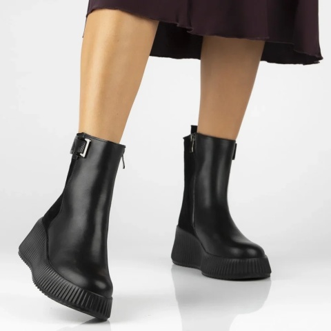 Skórzane botki damskie na platformie Filippo DBT7268/25 BK czarny