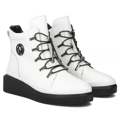 Skórzane botki damskie Filippo DBT7416/25 WH biały