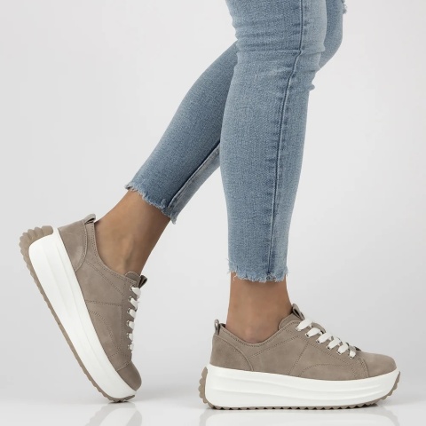 Skórzane sneakersy damskie na platformie Filippo DP6795/26 BE beż