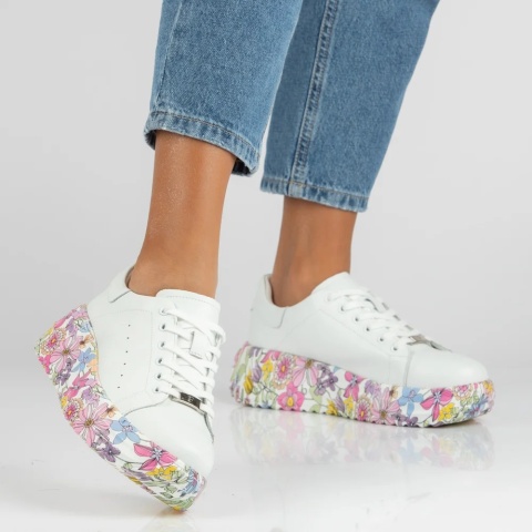 Skórzane sneakersy damskie na platformie Filippo DP7507/26 WH MLT biały