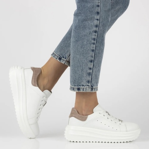 Skórzane sneakersy damskie na platformie Filippo DP6739/26 WH BE biały