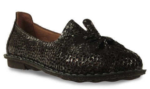 Skórzane półbuty damskie Comfortabel 830047-01 czarny