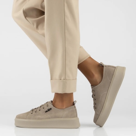 Skórzane sneakersy damskie na platformie Filippo DP6122/26 TP beż