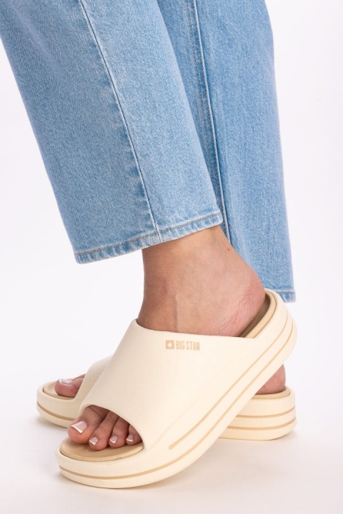 Klapki damskie na platformie Big Star NN274A034 beż