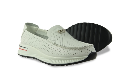 Skórzane mokasyny 26PB32-9793 biały