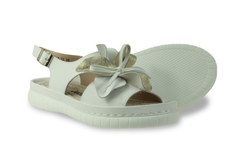 Skórzane sandały na platformie Evento 26SD18-33 biały