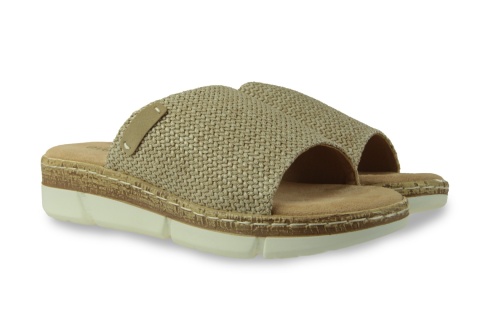 Klapki damskie na platformie Evento 25SD35-8832 beż