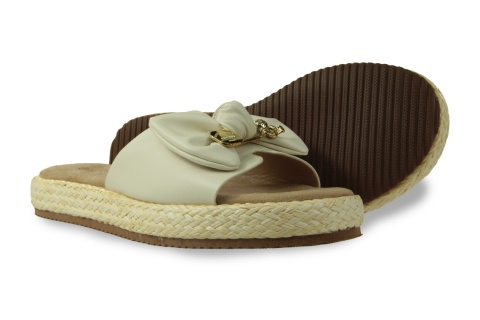 Klapki damskie na platformie Evento 25SD42-8957 biały