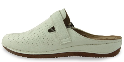 Klapki damskie z pełnym przodem Evento 26SD02-9928 biały