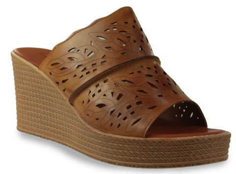 Klapki damskie Evento 26SD35-118 camel