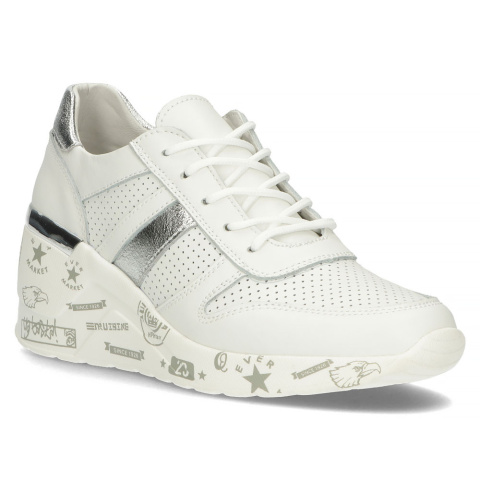 Skórzane sneakersy damskie na platformie Filippo DP3550/22 WH białe Skórzane sneakersy damskie na platformie Filippo DP3550/22 WH białe