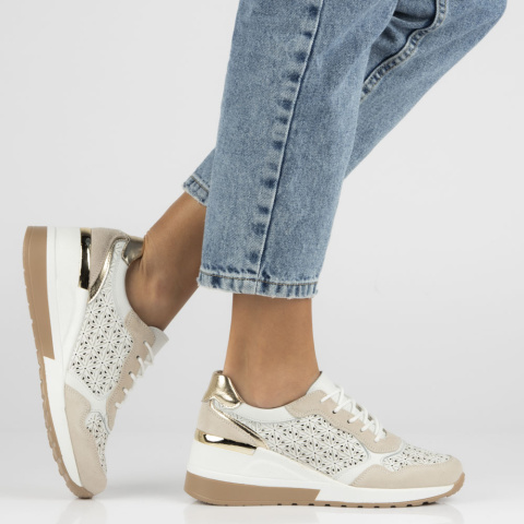 Skórzane sneakersy damskie na platformie Filippo DP4669/23 WH biały Skórzane sneakersy damskie na platformie Filippo DP4669/23 WH biały