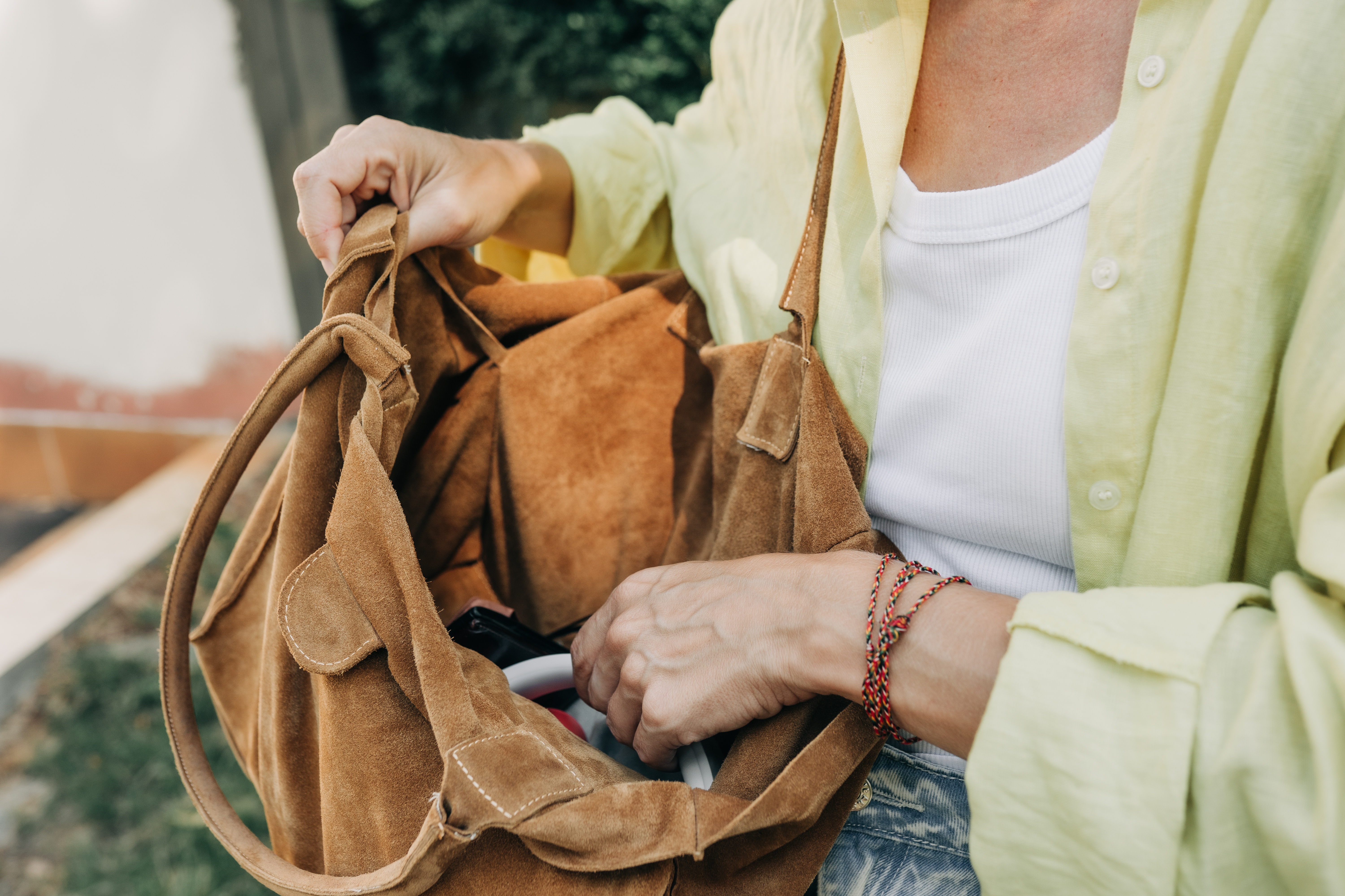 Jak przywrócić świeżość torebce? Poradnik